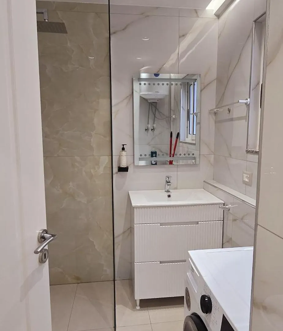 Arkle Apartment 7 地拉那 0*,